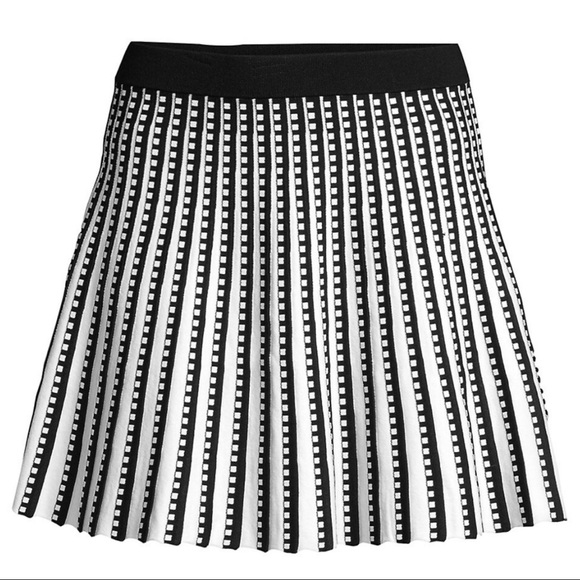 Michael Kors Geometric Grid Stretch-viscose Pleated Skirt - Picture 5 of 8